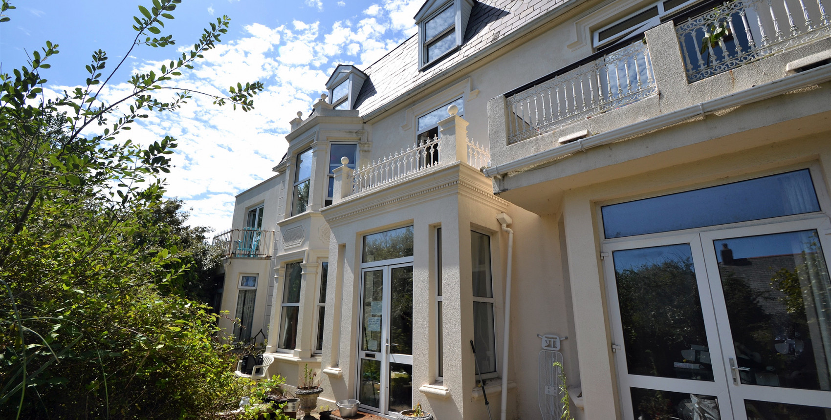 Les Blanc Bois Lovells Property